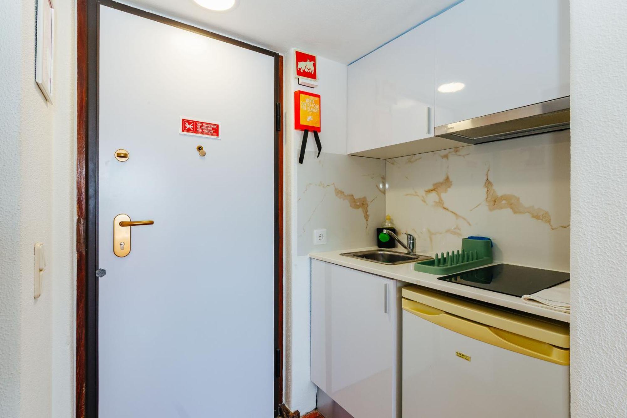 Rent4Rest - Sesimbra Ocean View Studio Exterior foto